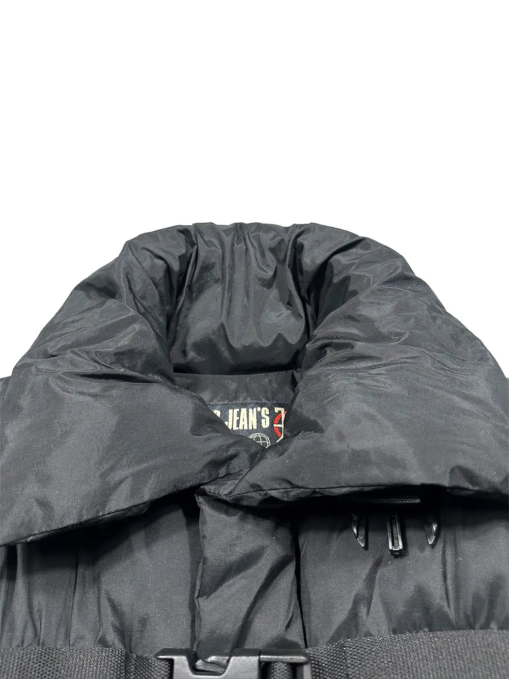 AW03 Bondage Puffer