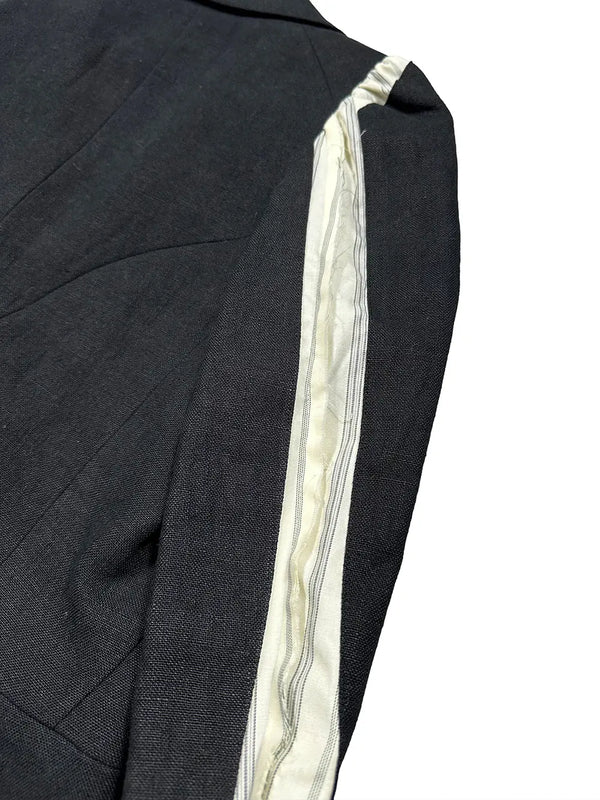 Peaked Lapel Chain Blazer