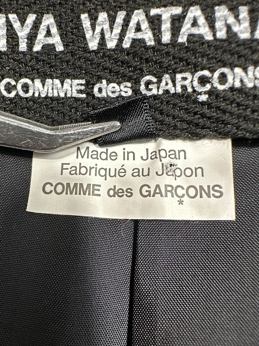 Peaked Lapel Chain Blazer